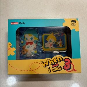 Pop Mart Molly Art Doll Set - Blue and Yellow